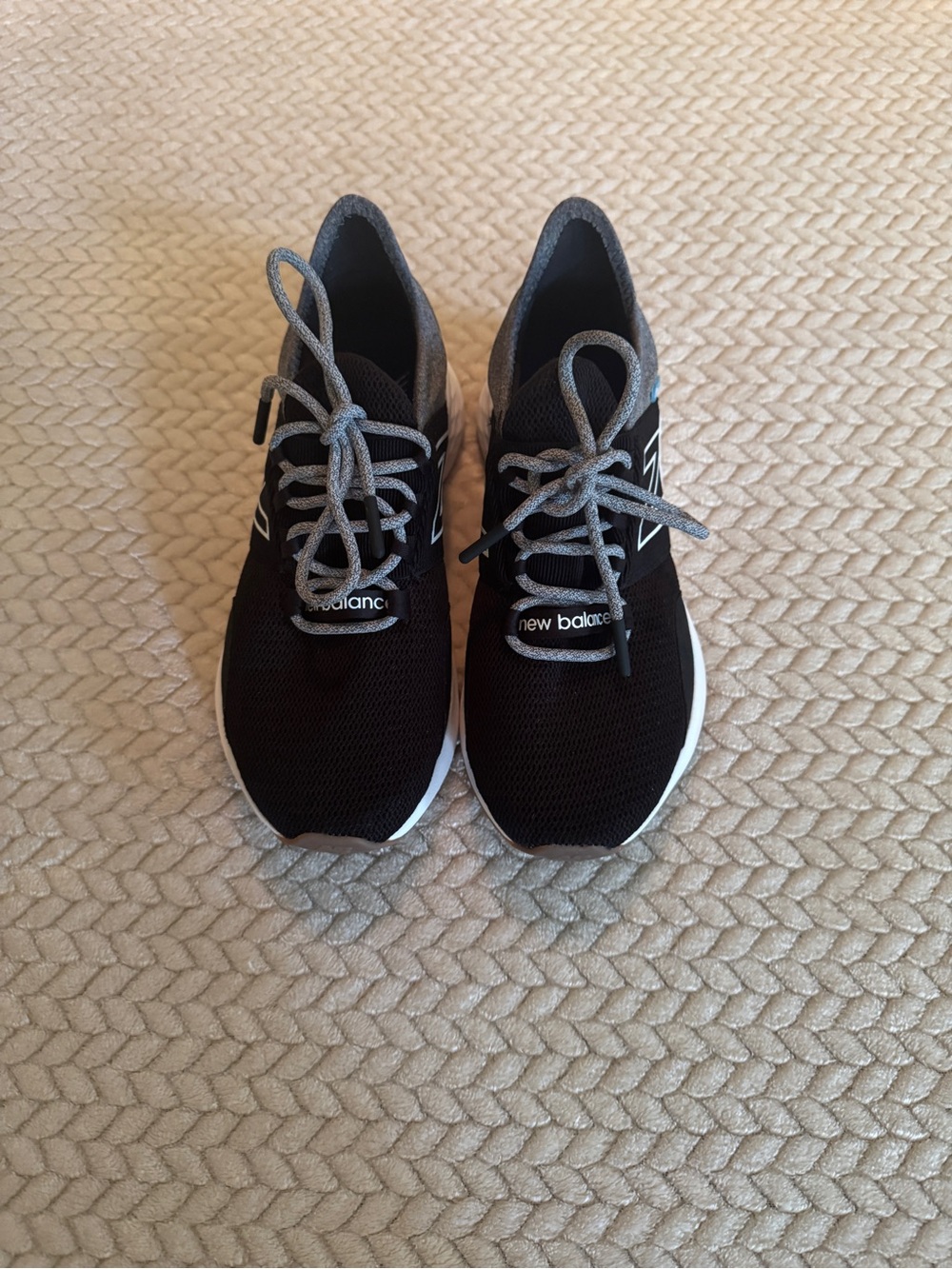 New Balance Fresh Foam Roav Running Athletic  Sneakers Black and Gray Size 6